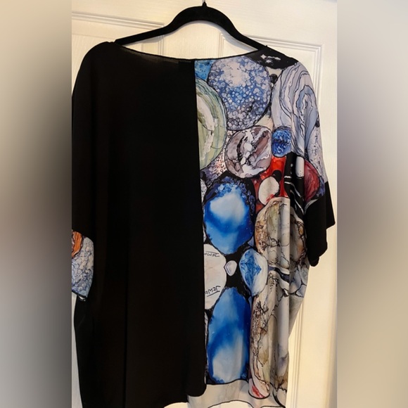 Designer women’s top - Picture 2 of 7